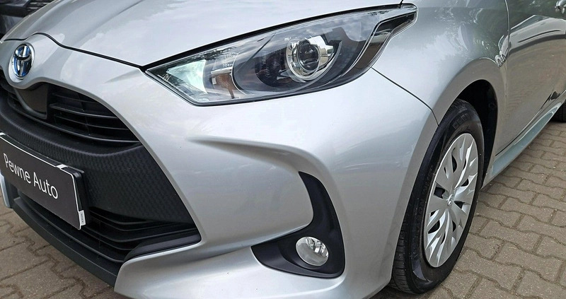 Toyota Yaris cena 77900 przebieg: 64739, rok produkcji 2022 z Wieliczka małe 352
